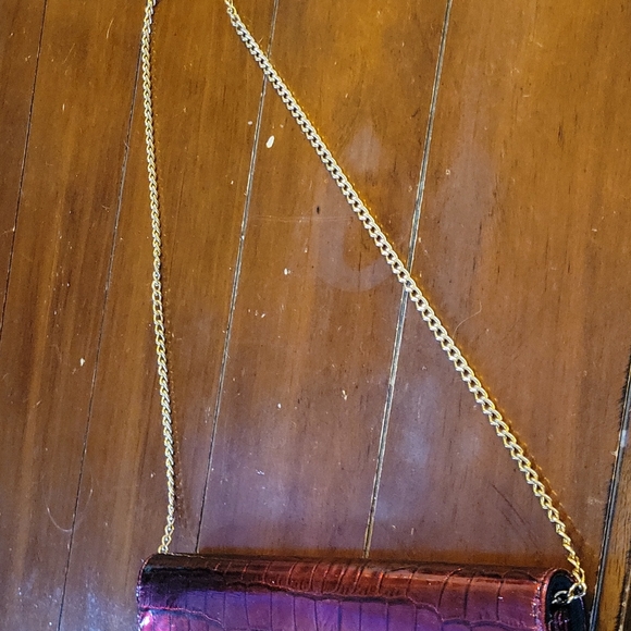 ๐ METALLIC RED HANDBAG - Picture 6 of 9